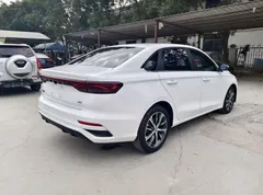 2022 Geely Emgrand 4th Gen 1.5L CVT Flagship, белый — фото 9