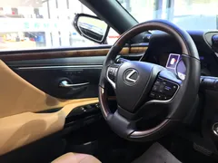 2022 Lexus ES 200 Luxury — фото 19