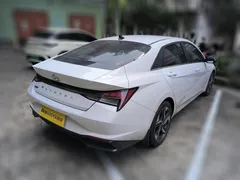 2022 Hyundai Elantra 1.5L CVT LUX Premium, белый — фото 2
