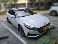 2022 Hyundai Elantra 1.5L CVT LUX Premium, белый — фото 3