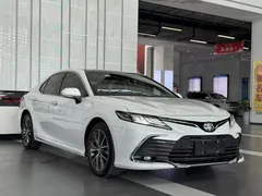 2023 Toyota Camry 2.5G Luxury, белый — фото 3