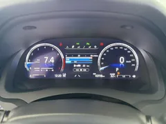 2023 Toyota Camry 2.5G Luxury, белый — фото 10