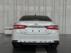 2023 Toyota Camry 2.5G Luxury, белый — фото 12