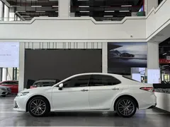 2023 Toyota Camry 2.5G Luxury, белый — фото 14