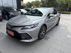 2021 Toyota Camry 2.5G Luxury — фото 1