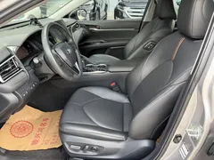 2021 Toyota Camry 2.5G Luxury — фото 4