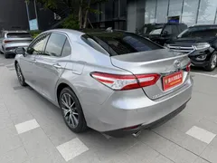 2021 Toyota Camry 2.5G Luxury — фото 14
