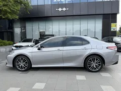 2021 Toyota Camry 2.5G Luxury — фото 18