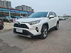 2021 Toyota RAV4 2.0L CVT 4WD Premium, белый — фото 1