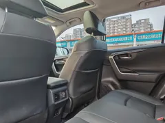2021 Toyota RAV4 2.0L CVT 4WD Premium, белый — фото 8