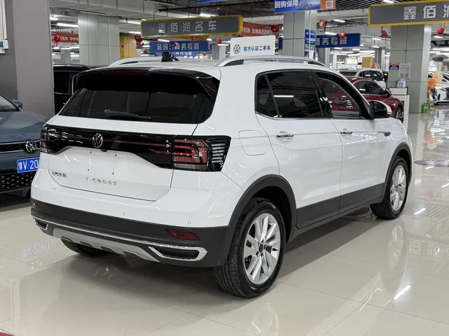 2022 Volkswagen Tacqua 1.5L AT Fashion