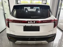 2023 Kia Seltos 1.5L IVT Luxury, белый — фото 3
