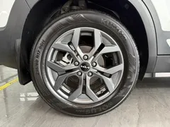 2023 Kia Seltos 1.5L IVT Luxury, белый — фото 25