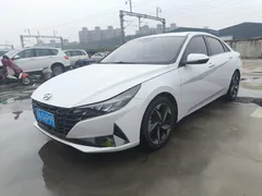 2021 Hyundai Elantra 1.5L CVT LUX Premium, белый — фото 1