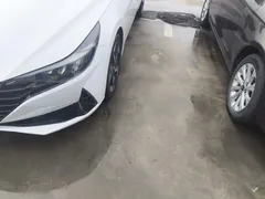 2021 Hyundai Elantra 1.5L CVT LUX Premium, белый — фото 3