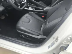 2021 Hyundai Elantra 1.5L CVT LUX Premium, белый — фото 5