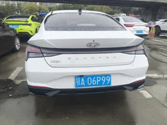 2021 Hyundai Elantra 1.5L CVT LUX Premium, белый — фото 12