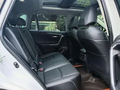 2023 Toyota RAV4 2.0L CVT 2WD Fashion Plus, белый — фото 8