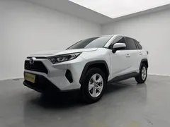 2023 Toyota RAV4 2.0L CVT 2WD, белый — фото 1