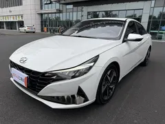 2022 Hyundai Elantra 1.5L CVT LUX Premium, белый — фото 1
