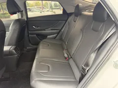 2022 Hyundai Elantra 1.5L CVT LUX Premium, белый — фото 6