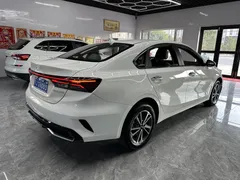 2023 Kia Cerato 1.5L IVT Luxury, белый — фото 4