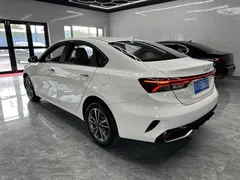 2023 Kia Cerato 1.5L IVT Luxury, белый — фото 5