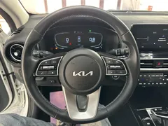 2023 Kia Cerato 1.5L IVT Luxury, белый — фото 14