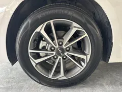 2023 Kia Cerato 1.5L IVT Luxury, белый — фото 19