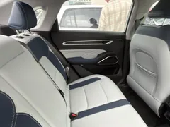 2022 Geely Emgrand 4th Gen 1.5L CVT Flagship, белый — фото 10