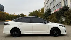 2021 Toyota Corolla 1.5L CVT GR SPORT, белый — фото 4