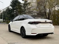 2021 Toyota Corolla 1.5L CVT GR SPORT, белый — фото 6