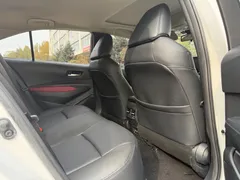 2021 Toyota Corolla 1.5L CVT GR SPORT, белый — фото 13