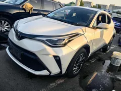 2021 Toyota C-HR 2.0L Luxury, белый — фото 1