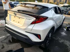 2021 Toyota C-HR 2.0L Luxury, белый — фото 3