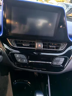 2021 Toyota C-HR 2.0L Luxury, белый — фото 8