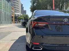 2023 Toyota Avalon 2.5L AT Luxury, чёрный — фото 17