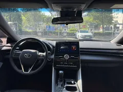 2022 Toyota Avalon 2.5L Luxury, чёрный — фото 19
