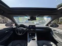 2022 Toyota Avalon 2.5L Luxury, чёрный — фото 24
