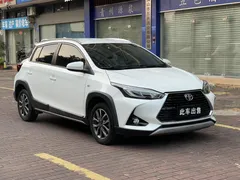 2021 Toyota Yaris L Zhixuan 1.5L CVT Luxury, белый — фото 3