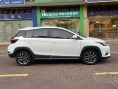 2021 Toyota Yaris L Zhixuan 1.5L CVT Luxury, белый — фото 4