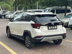 2021 Toyota Yaris L Zhixuan 1.5L CVT Luxury, белый — фото 6