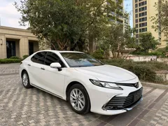 2023 Toyota Camry 2.0G Luxury, белый — фото 3