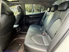 2023 Toyota Camry 2.0G Luxury, белый — фото 9