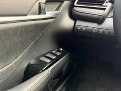 2023 Toyota Camry 2.0G Luxury, белый — фото 14