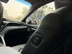 2023 Toyota Camry 2.0G Luxury, белый — фото 16