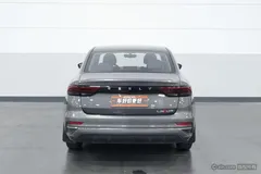 2022 Geely Emgrand 4th Gen 1.5L MT Elite — фото 3