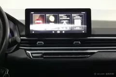 2022 Geely Emgrand 4th Gen 1.5L MT Elite — фото 15