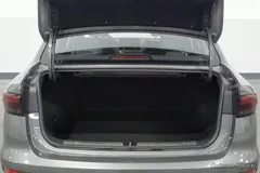 2022 Geely Emgrand 4th Gen 1.5L MT Elite — фото 19