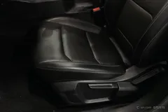 2022 Geely Emgrand 4th Gen 1.5L MT Elite — фото 20